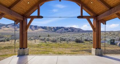 Private Mountain Side with Hot Tub and Entertainment Space