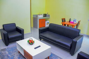 行政套房, 陽台, 花園景觀 | 起居區