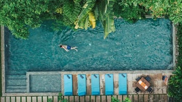 Outdoor pool, open 9:00 AM to 9:00 PM, sun loungers