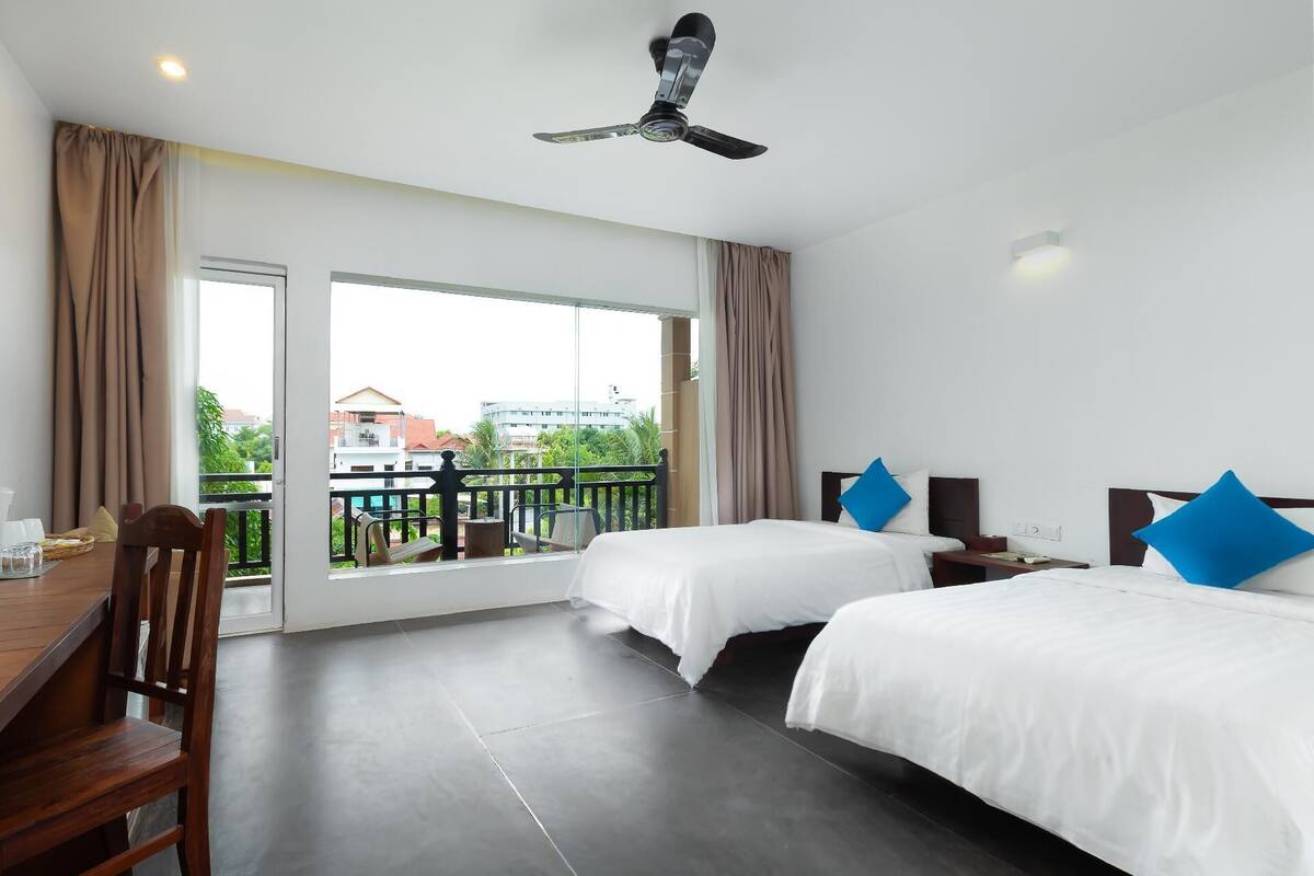 Phòng 2 giường đơn Deluxe, quang cảnh hồ bơi