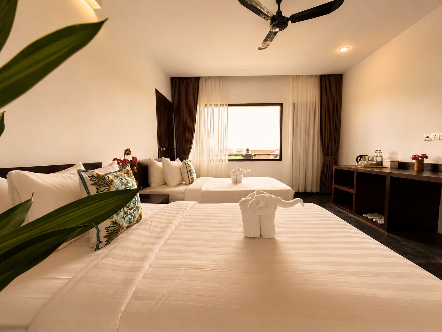 Minibar, in-room safe, individually decorated, individually furnished
