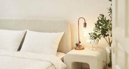 #NewlyRenovated #4 min walk from subway #Seongsu #Apgujeong #Gangnam #Hongdae