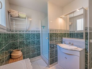 Hair dryer - VILLA SAINTE MAXIME - GARDEN - CLOSE TO THE CITY CENTER AND SHOPS (STE MAXIME)