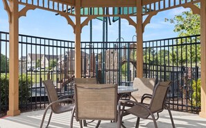 Outdoor dining - XL Resort Beach Home with Pools, Gym, Tennis (Berlin)