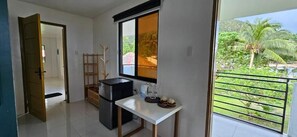 Habitación Deluxe, balcón, vista al mar | Interior