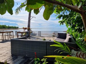 Outdoor dining - Vhora Resort (Magdiwang, Silum)