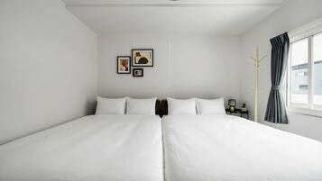 Apartment | Desk, iron/ironing board, free WiFi