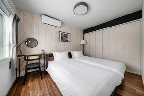 Desk, iron/ironing board, free WiFi - THE VELVET (Asahikawa)
