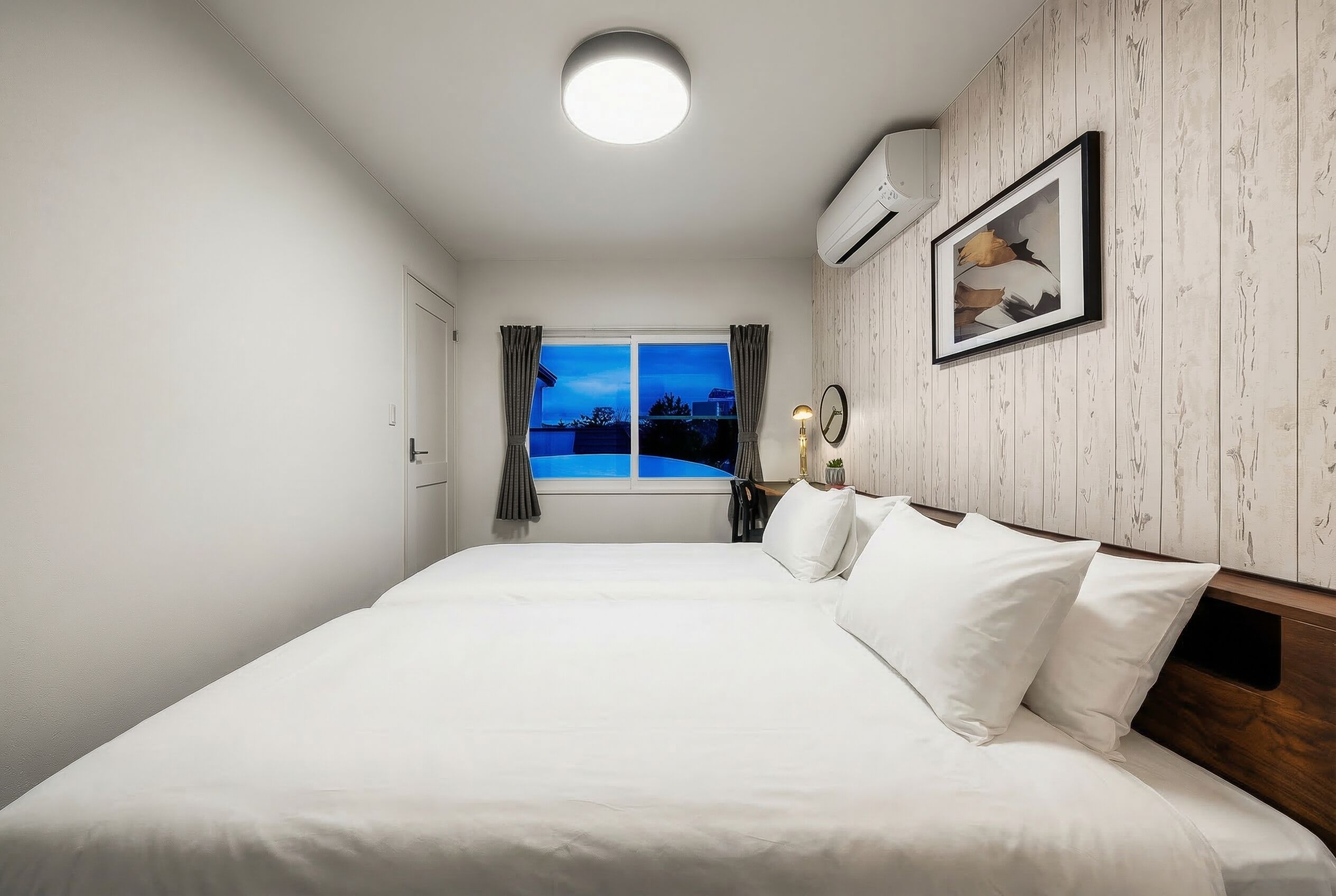 Apartment | Desk, iron/ironing board, free WiFi
