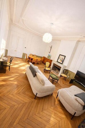 TV - The Majestic - Poitiers (Poitiers)