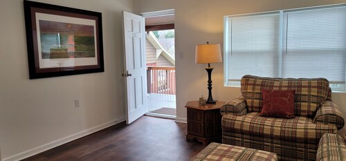 Top-Floor Duplex Near Marshall University