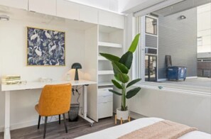 Desk, iron/ironing board, WiFi - Sleeps 3 | Cleveland Clinic + University Circle (Cleveland)
