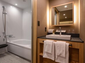 Deluxe Twin Room, Non Smoking | Bathroom - Hotel Tsu Center Palace (Dimon, Tsu)