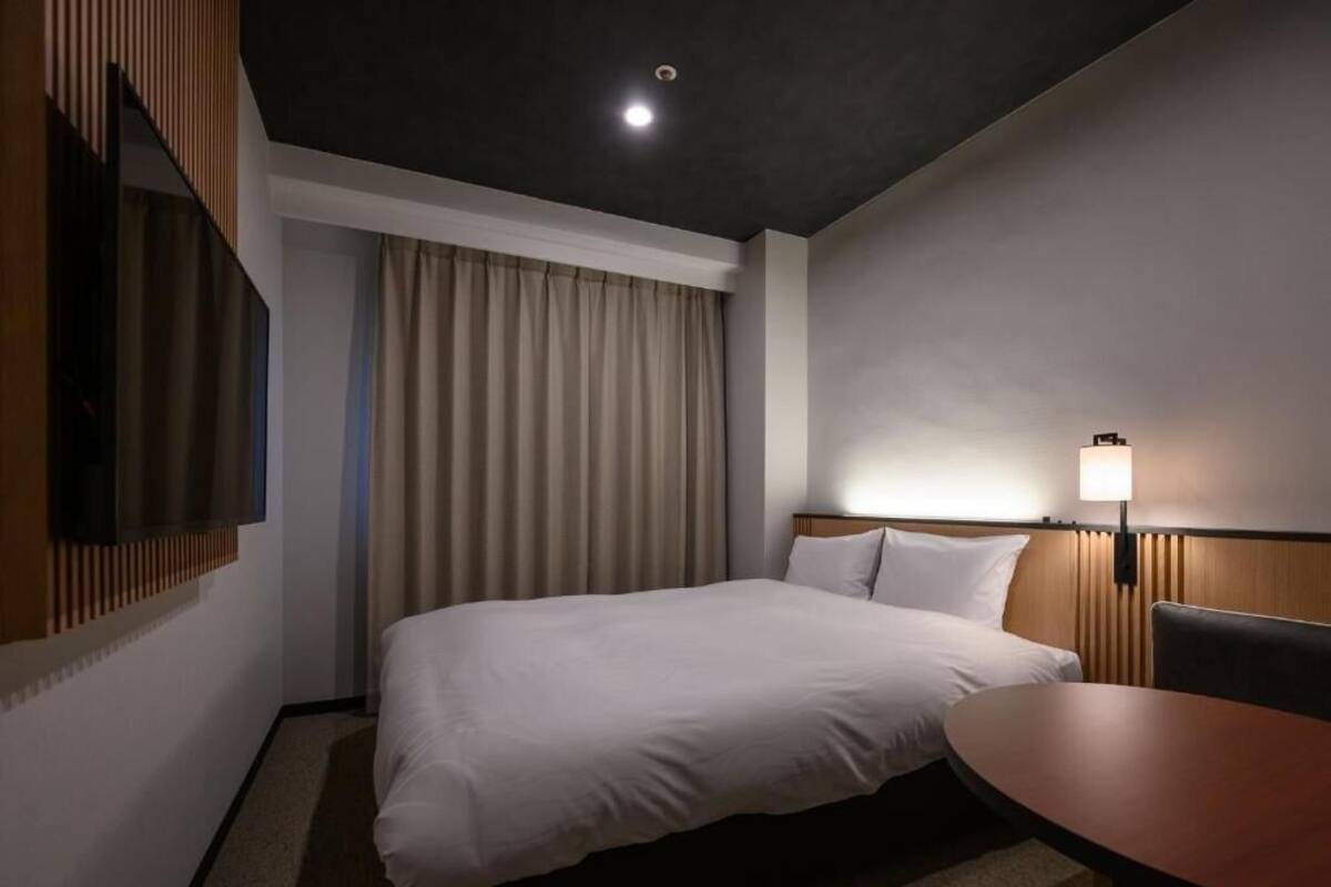 ห้องดับเบิล, ปลอดบุหรี่