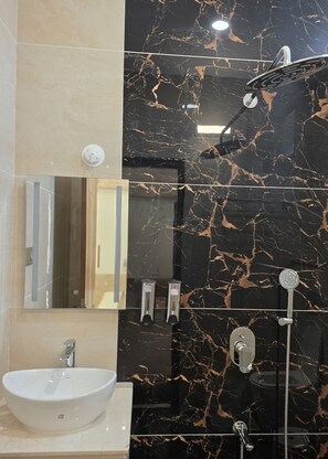 Bathroom - Kalpavrikshaa A Luxury Homestay (Tirupati)