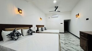 Familien-Vierbettzimmer, Poolblick