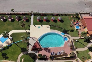 Outdoor pool - 12th Floor Oceanfront Condo with Beach Access in Rosarito (Playas de Rosarito)