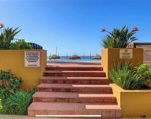 Pool - Oceanfront Furnished Retreat. Amazing 2bd/2ba condo in Playas de Rosarito near (Playas de Rosarito)