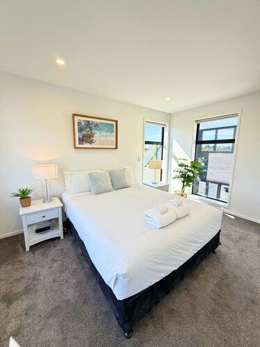 Central 2 Bedroom Townhouse with Private Yard