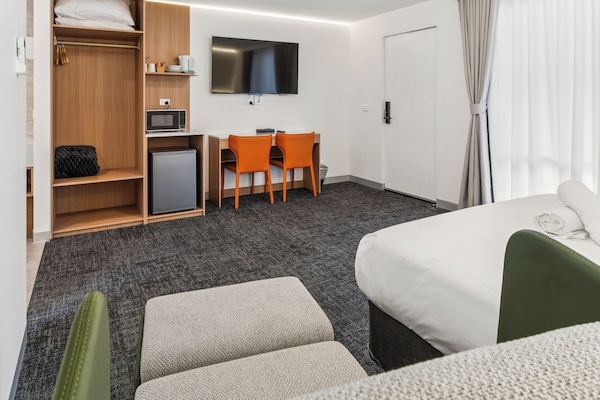 Luxury Double Room | Desk, laptop workspace