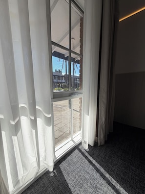 Superior Quadruple Room | Interior - Frankston Bay Motel (Frankston South)