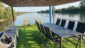 Outdoor dining - Vrbo Property (Wiesbaden)