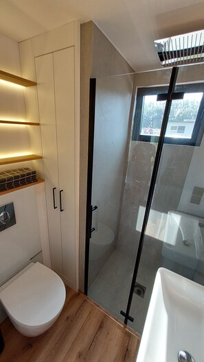Bathroom - Vrbo Property (Wiesbaden)