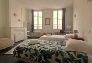 3 chambres, fer et planche à repasser, Wi-Fi gratuit, draps fournis