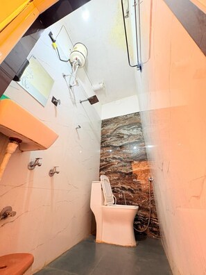 Bathroom - Hotel Saksham Palace (Ayodhya)