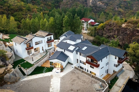 Exterior. Xingxiu Wuling Mountain Villa