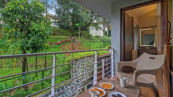 Deluxe Villa | Outdoor dining