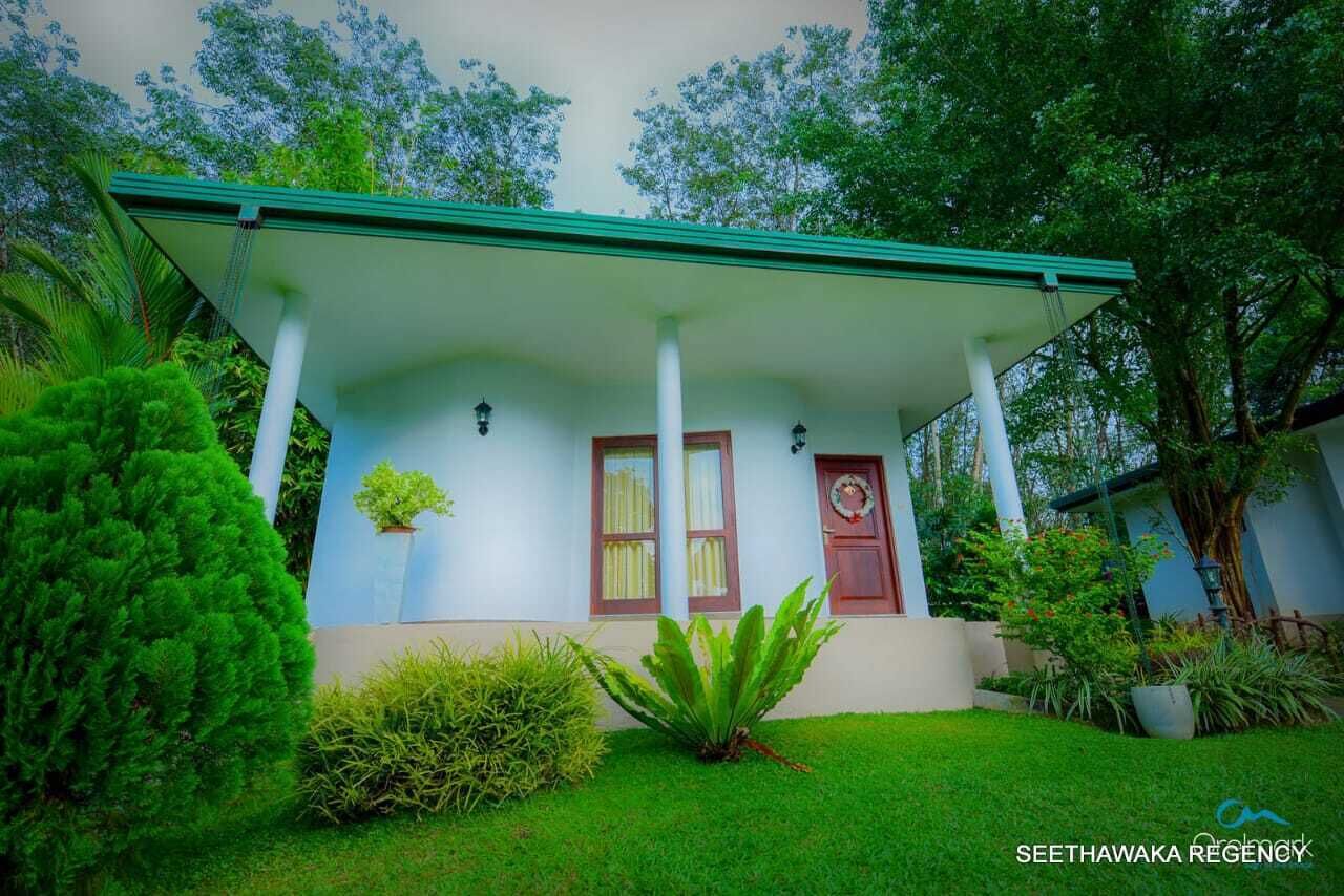 Luxury Double Room, 1 Queen Bed, Pool View | Exterior