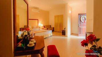 Dobbeltrom – superior, bassengutsikt | Innvendig