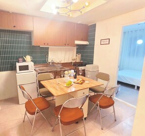 Dining - 3-bedroom Villa in Central Seoul with Cool AC (Seoul)