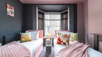 4 habitaciones, tabla de planchar con plancha y wifi gratis