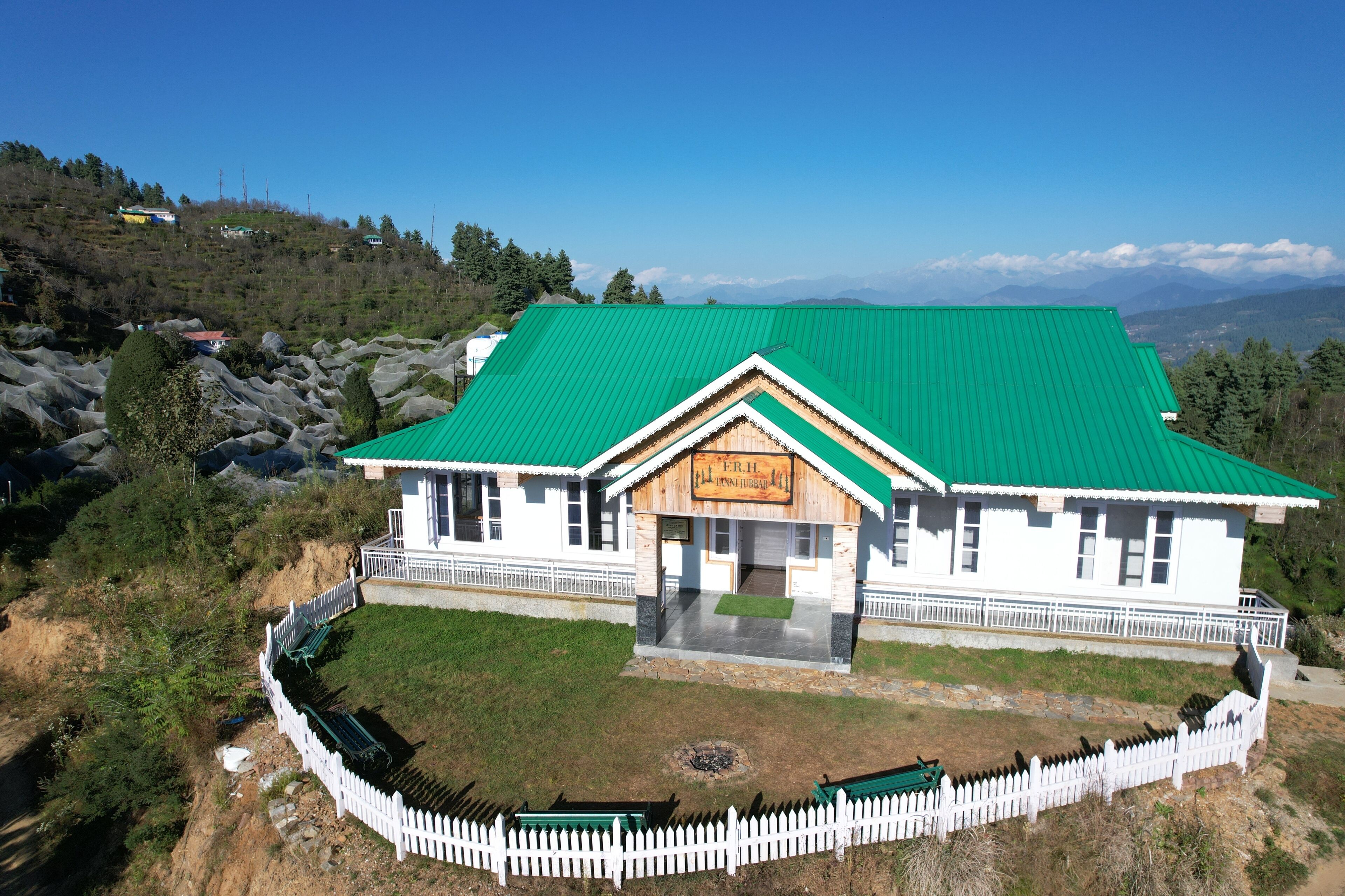 المنشأة من الخارج