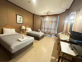 Superior Twin Room, City View