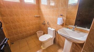 Deluxe Room | Bathroom