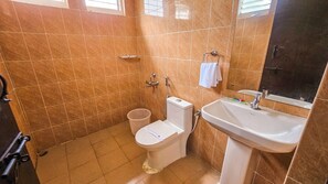 Deluxe Room | Bathroom - Nature Full Resort Masanagudi (Mavanalla)