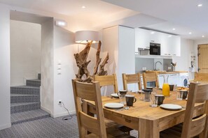 Apartment | Private kitchen - Chalet in Paradiski With Spa & Stunning Views (Peisey-Nancroix)