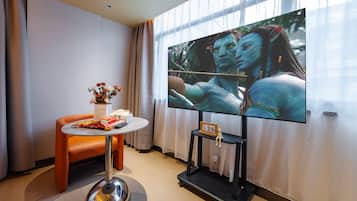 Executive Twin Room, City View | Interior