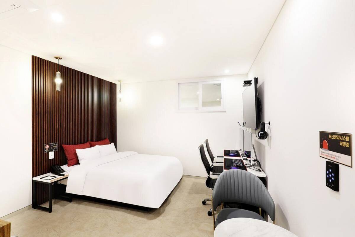 Literie de qualité supérieure, matelas mémoire de forme, bureau