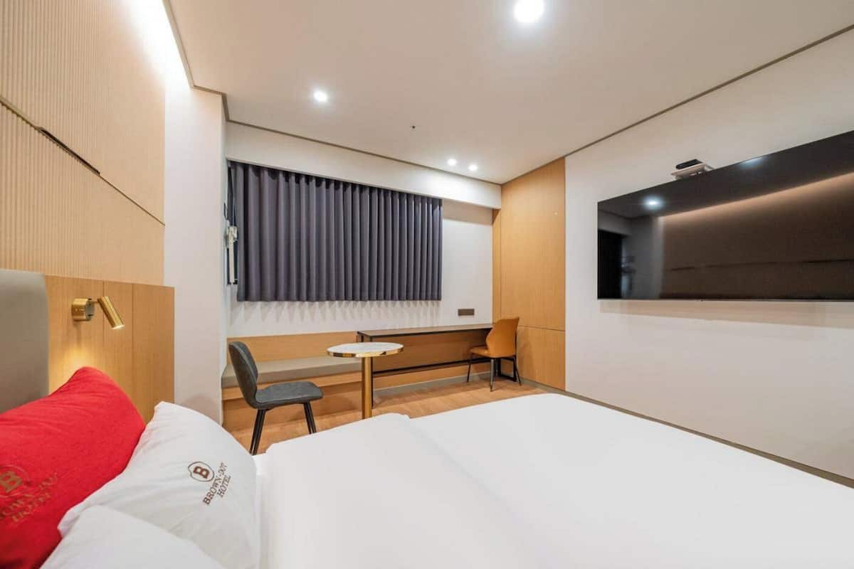 Literie de qualité supérieure, matelas mémoire de forme, bureau