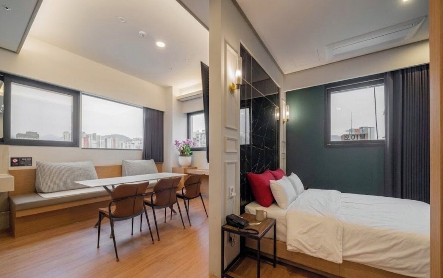 Special Offer-Suite Cinema (5F), No Parking | เครื่องนอนระดับพรีเมียม, เตียงเมมโมรีโฟม, โต๊ะทำงาน, Wi-Fi ฟรี