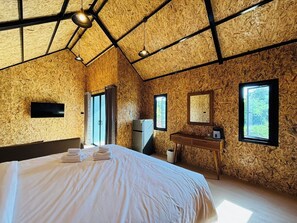 Deluxe Studio, Patio - TAVANA Residence (Chalong)