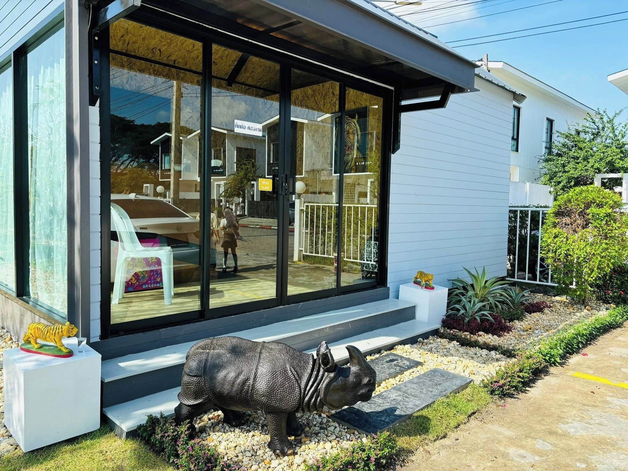 Deluxe Studio, Patio | Exterior detail