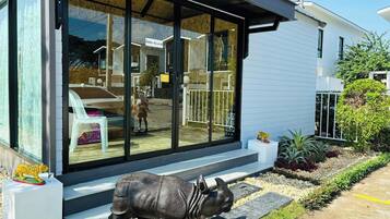 Deluxe Studio, Patio | Exterior detail