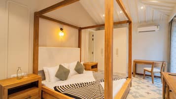 Luxury Villa | Iron/ironing board, free WiFi