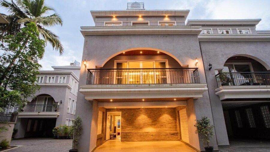 Elivaas Solace AquaVista 5BHK Villa