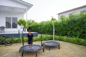 Property grounds - Alaya Stays Vashisht Villa Petfriendly  (Noida)
